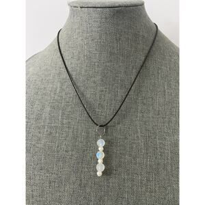 white bead pendant necklace